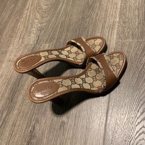 AUTHENTIC VINTAGE GUCCI HEELS